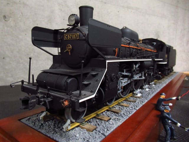 デアゴスティーニ 蒸気機関車 鉄道模型 C57 117 台座 人形付きを買取 